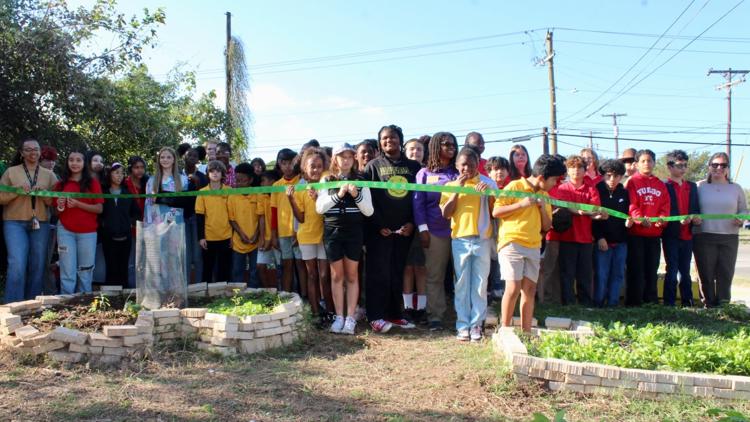 Keep Waco Beautiful hosts ribbon cutting to celebrate Green Schools project growth — Tyler Schools news