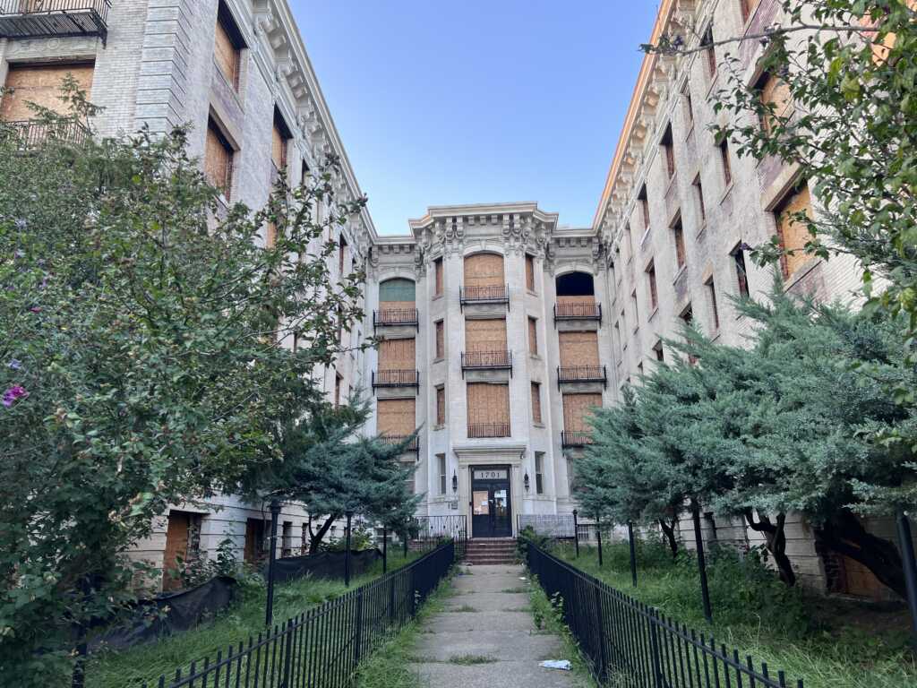 “What the heck is going on at the peace apartments in Mt P?” — PoPville DC, Tyler Sports news