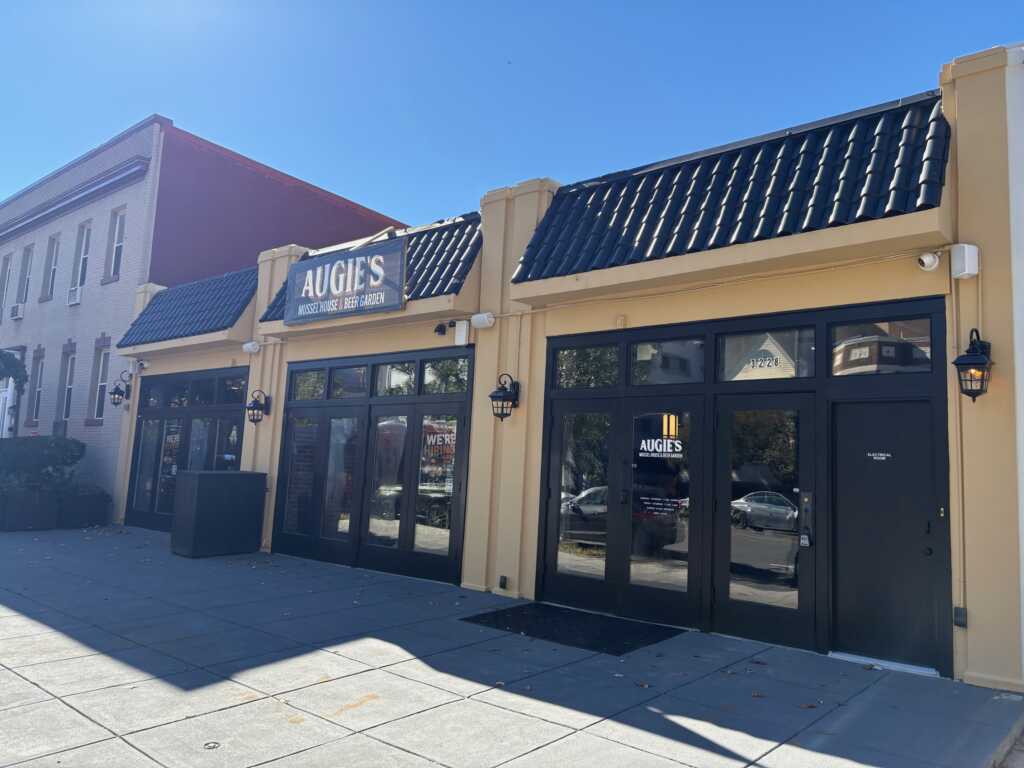 SCOOP: Augie’s Mussel House and Beer Garden is Opening Monday Night!! — PoPville DC, Tyler Dining news